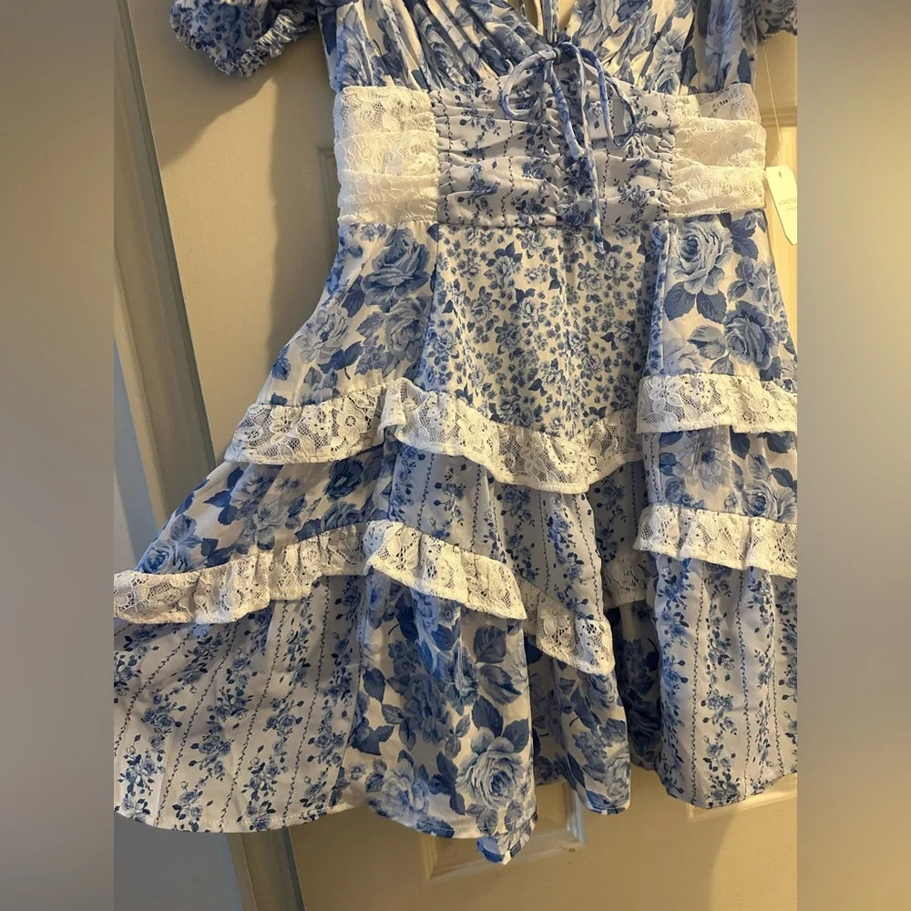 NWT Altar’d State Aderny Patchwork Floral Mini Dress Blue-White - Picture 6 of 12